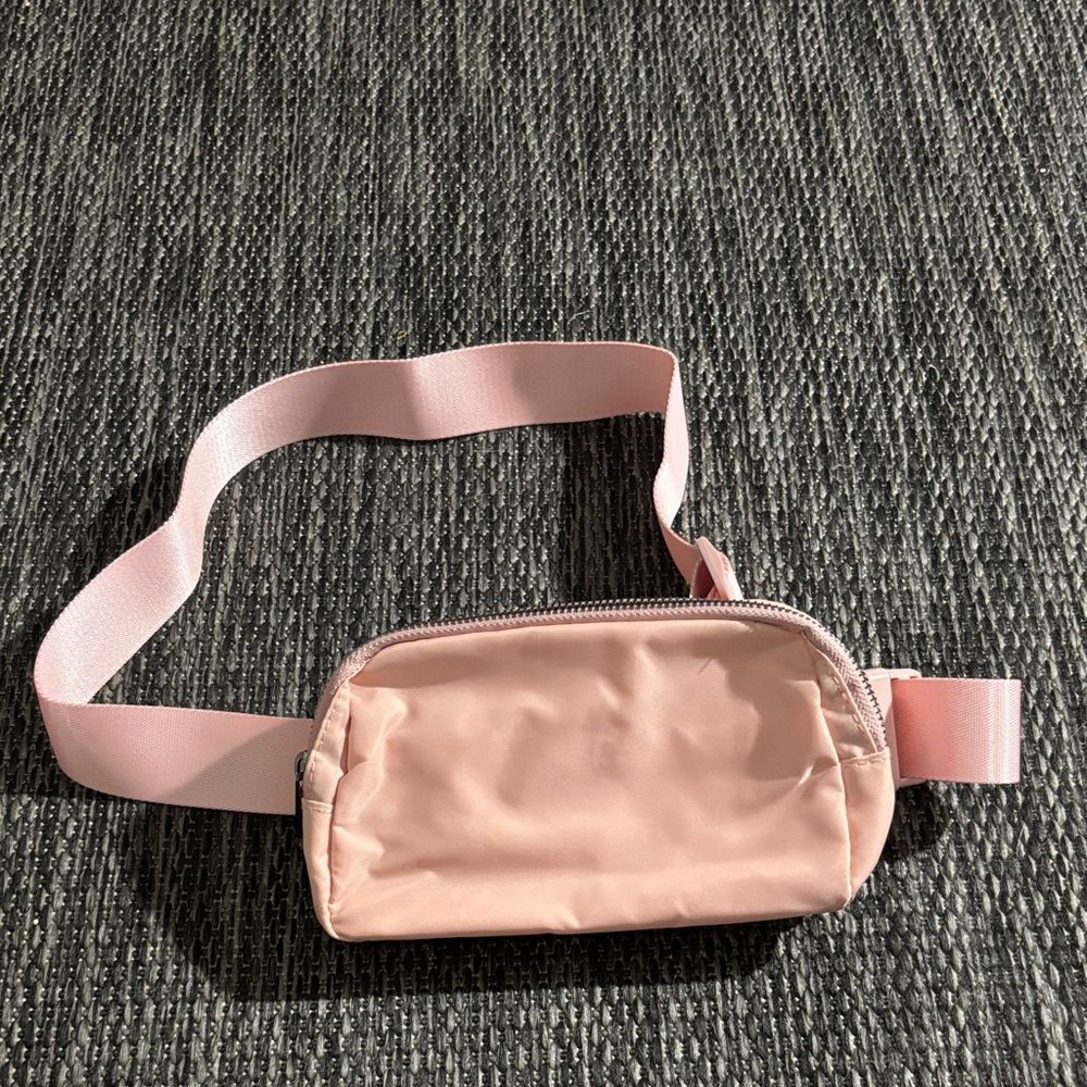 Everywhere Belt Bag Crossbody Fanny Pack Pink NWOT